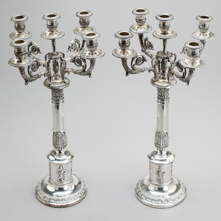 KANDELABRAR för fem ljus, ett par, Tyskland efter 1888, silver, empire-stil.
