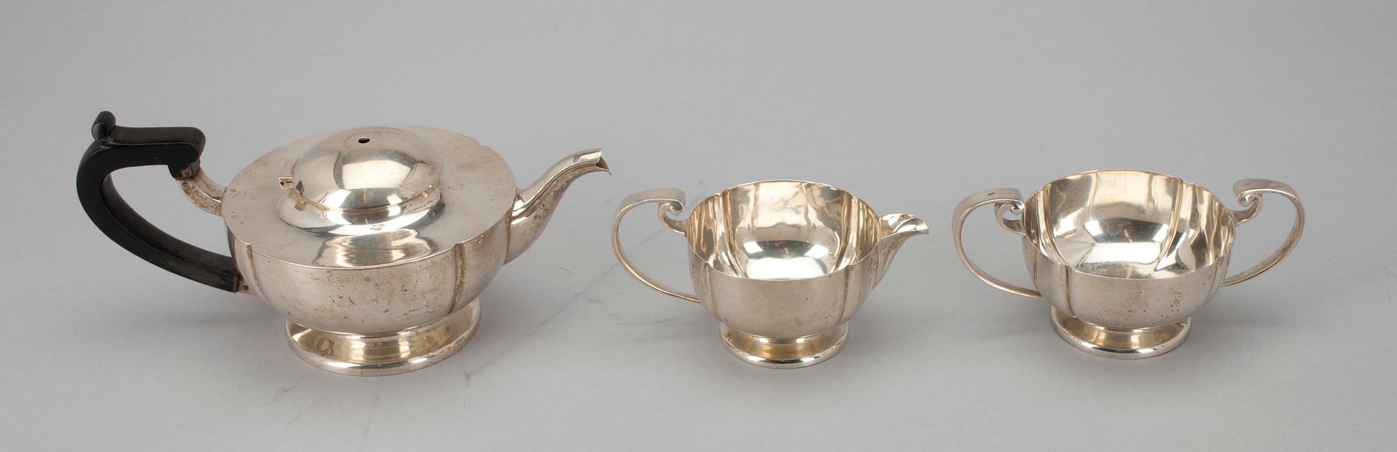 TESERVIS, silver, B & F ltd, London, 1913. Tot. vikt ca 380 g.