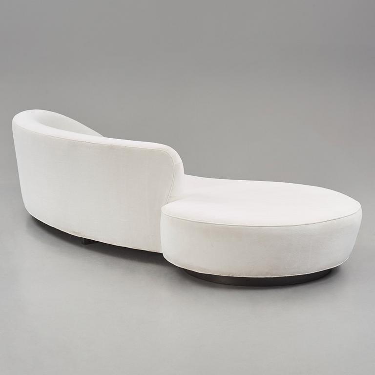 Vladimir Kagan, soffa, "Serpentine Sofa with Arm", Vladimir Kagan, USA, 2023.