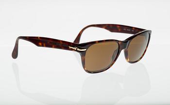 SOLGLASÖGON, Giorgio Armani.