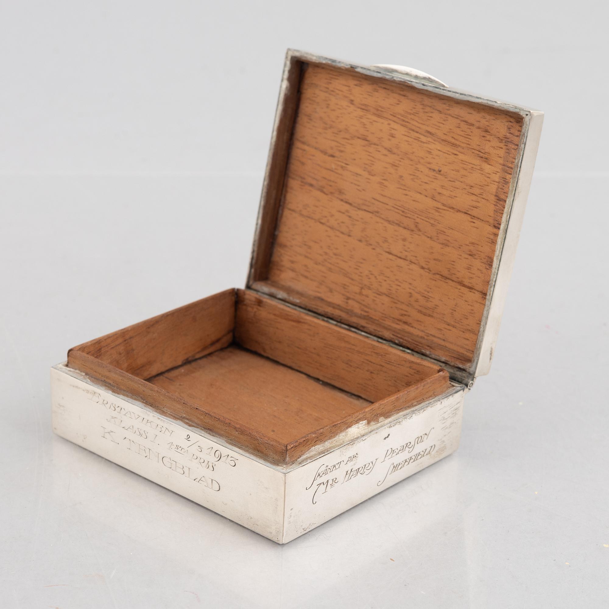 Bowl CG Hallberg 1928 and cigarette case K Anderson 1910 silver.