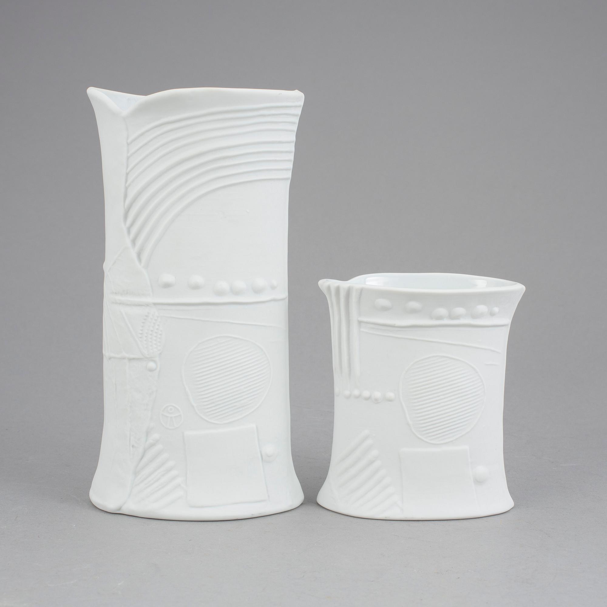 VASER, 2 st, stengods, "Terra" Bertil Vallien. Rörstrand.