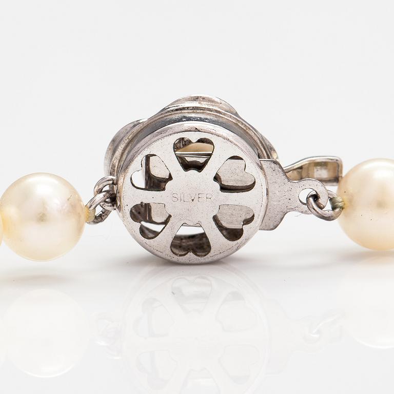 Pärlcollier, odlade pärlor, silver.
