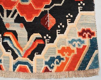 ANTIQUE/SEMI-ANTIQUE TIBETAN. 173,5 x 86,5 cm.