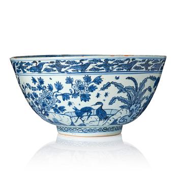 A large blue and white bowl, Ming dynasty, Wanli (1572-1620).