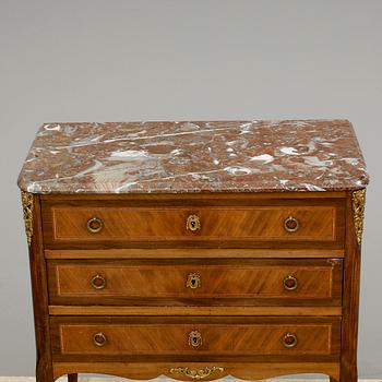 BYRÅ, gustaviansk stil, 1900-talets första hälft.