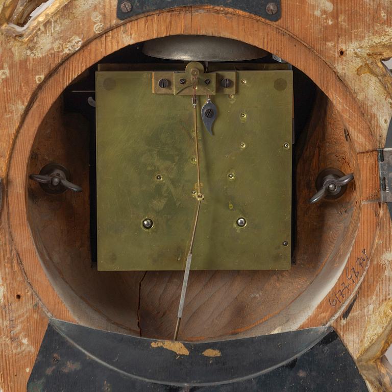 Väggpendyl av Johan W. Berg (urfabrikör i Karlstad ca. 1860). Nyrokoko.