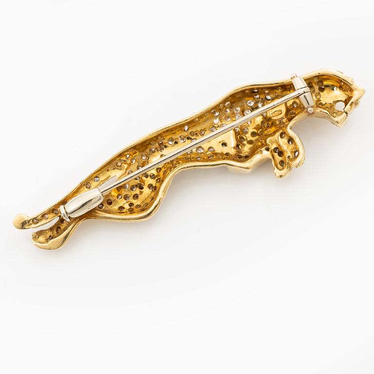 Panther brooch, 18K gold with brilliant-cut diamonds and enamel.