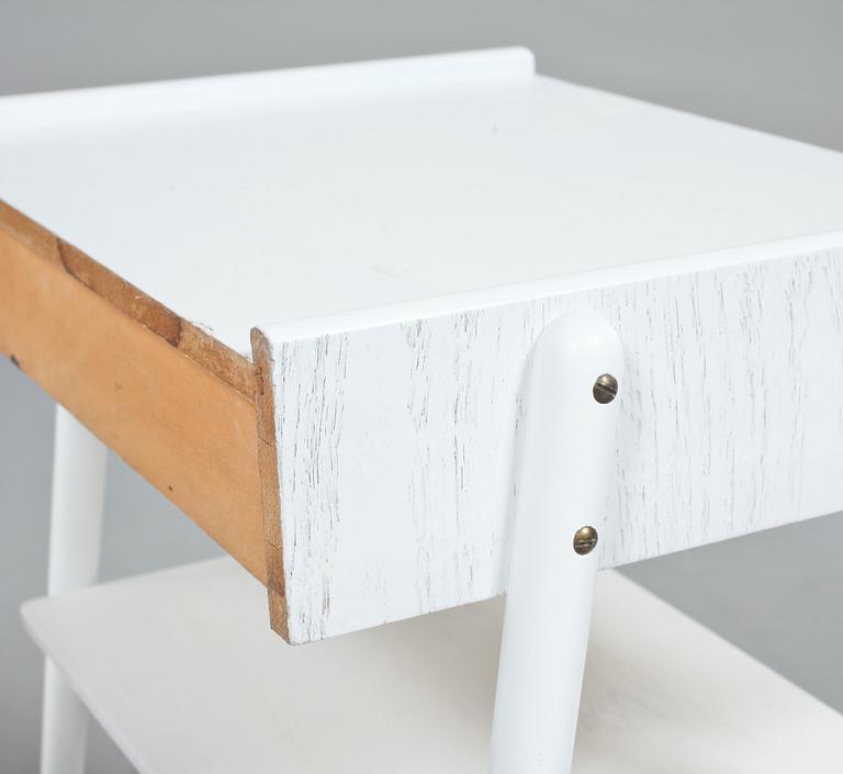 SÄNGBORD, ett par, 1900-talets andra hälft.