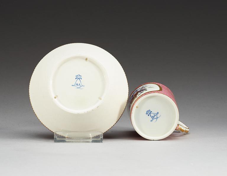 KOPP med FAT, porslin. "Sèvres", 1700-tal.