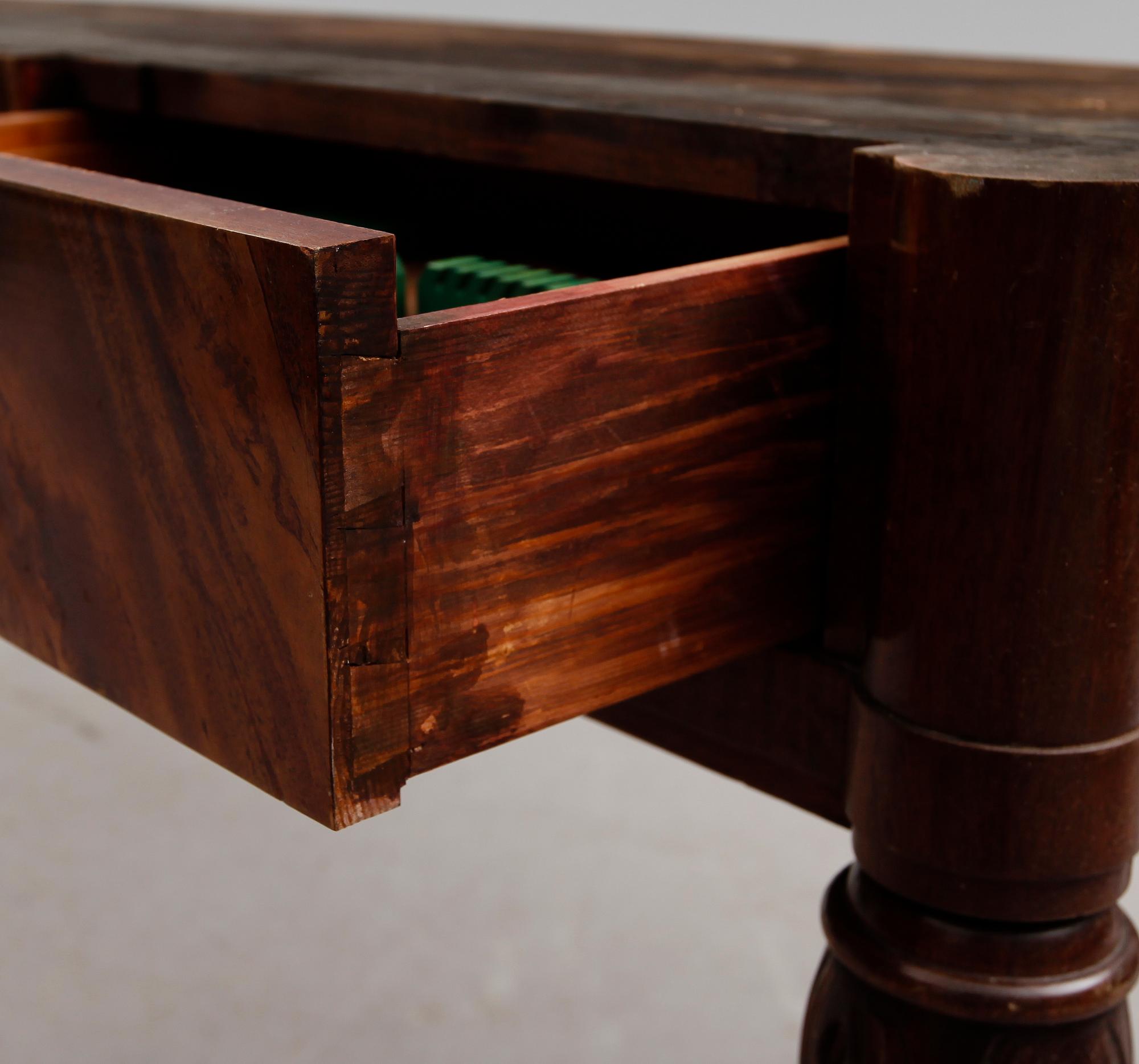 BOKSKÅP, omkring 1800-talets mitt.