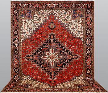 A carpet, Heriz, so called Gorovan, ca 350 x 258 cm.
