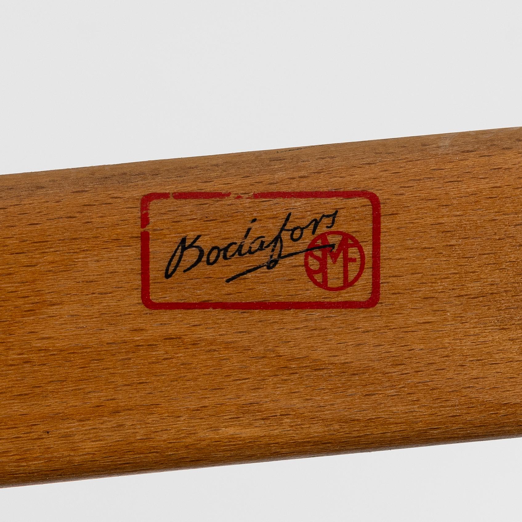 Axel Larsson, karmstolar ett par, möjligen modell 1208, Svenska Möbelfabrikerna, Bodafors, 1930-tal.