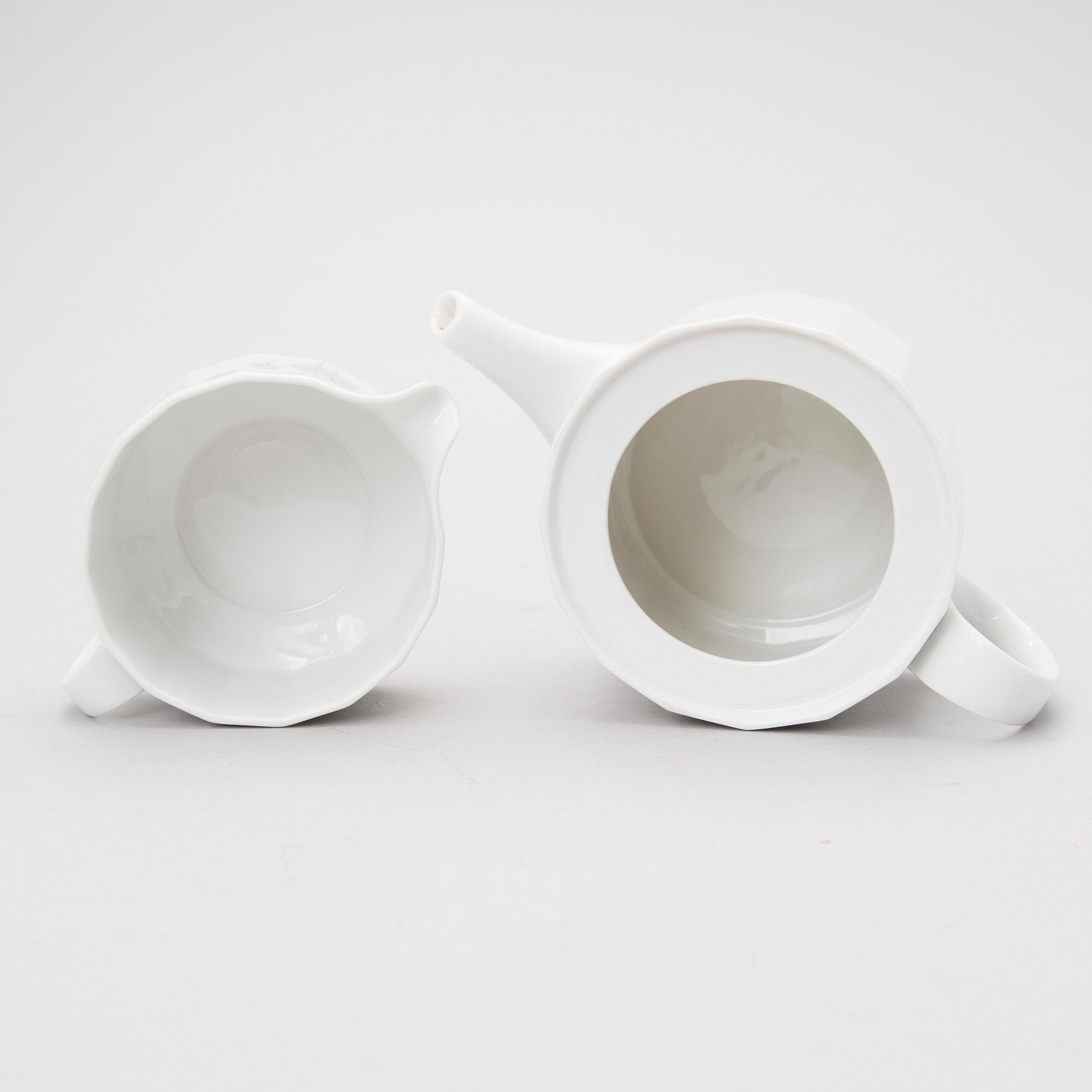 A 53 piece "Winterreise" & "Polygon"  dinner/coffee set by Rut Bryk and Tapio Wirkkala for Rosenthal. Late 20th century.