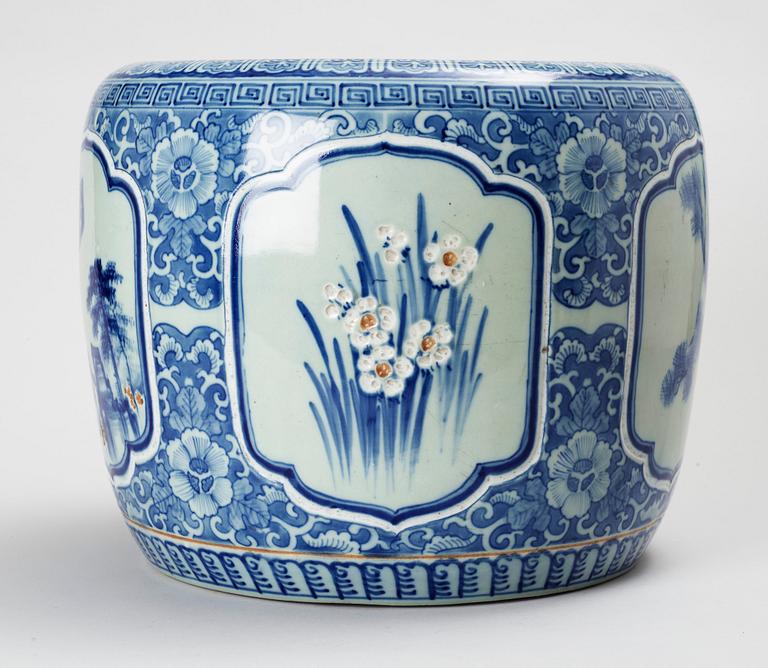 YTTERFODER, porslin, Japan 1900-tal.