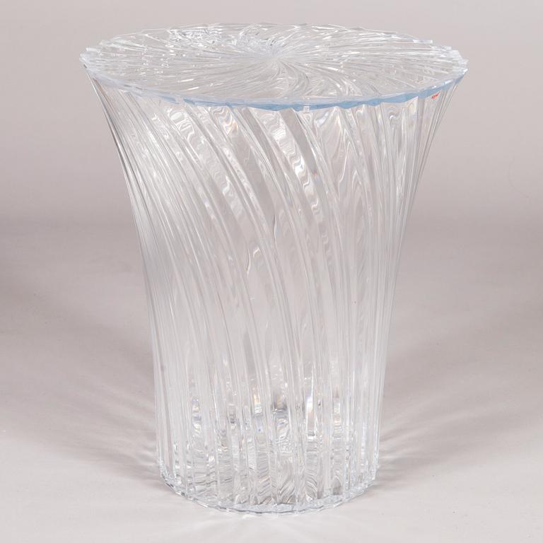 TOKUJIN YOSHIOKA, pall, "Sparkle", Kartell, formgiven i 2013 och presenterad Milan Salone del Mobile.