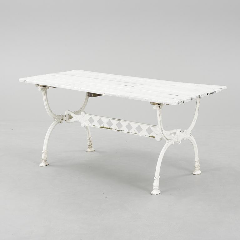 TRÄDGÅRDSBORD, troligen Byarum, 1960/70-tal.