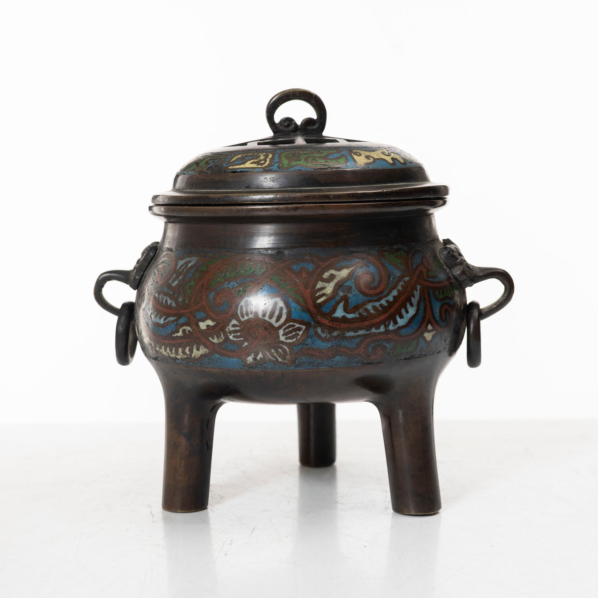 Rökelsekar, cloisonné. Japan, Meiji (1868-1912).