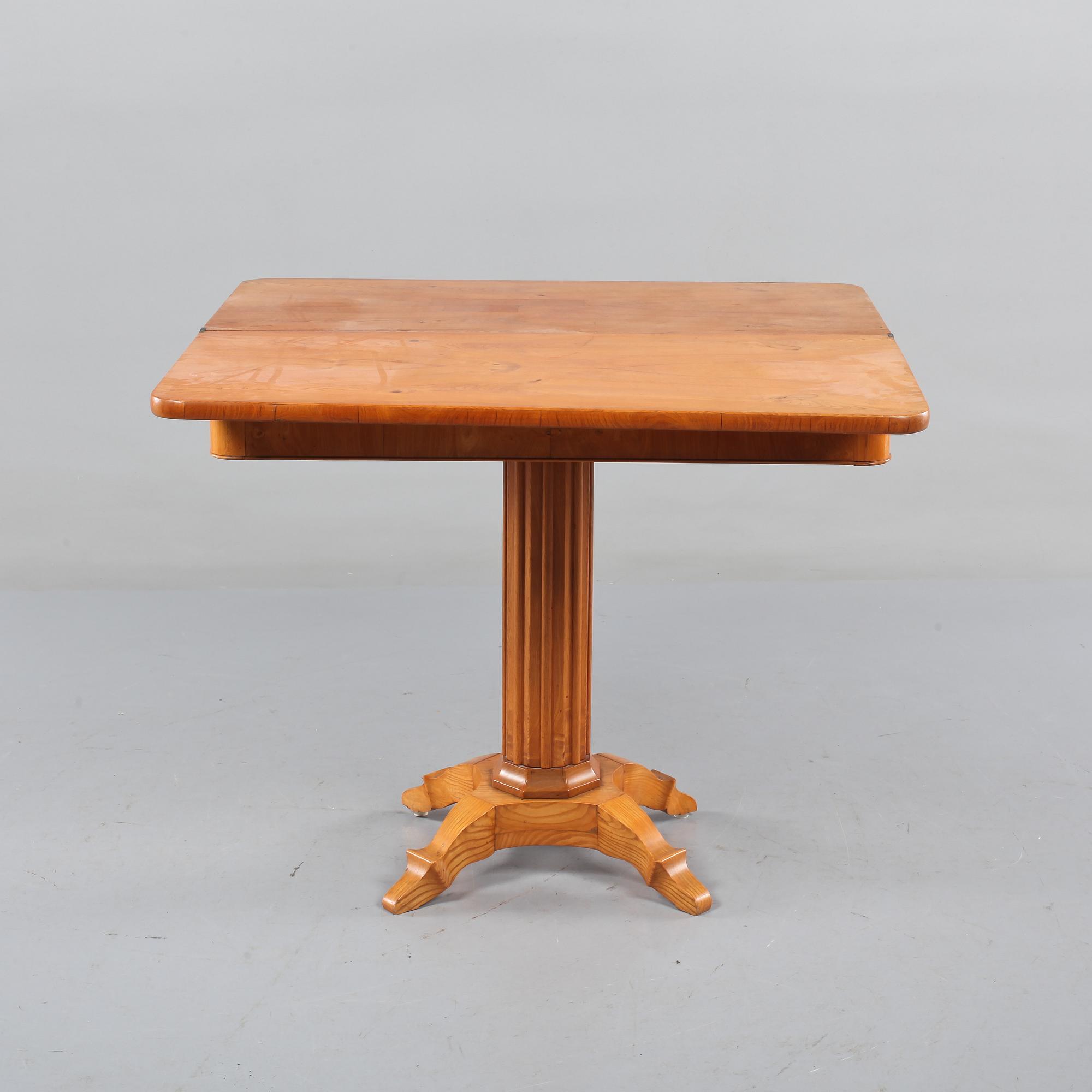 SPELBORD, omkring 1800-talets mitt.