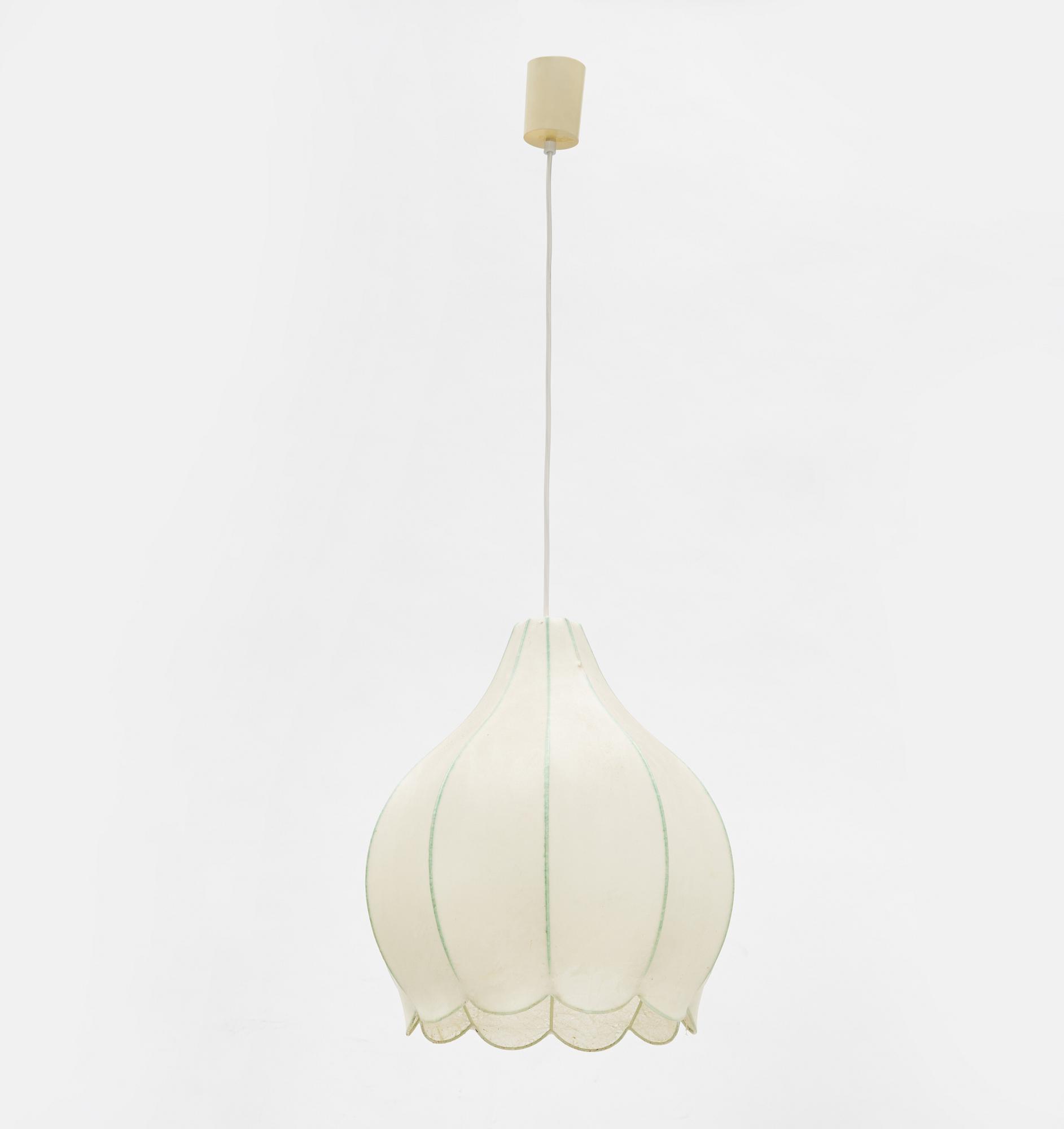 Taklampa, troligen Italien, 1900-talets andra hälft.