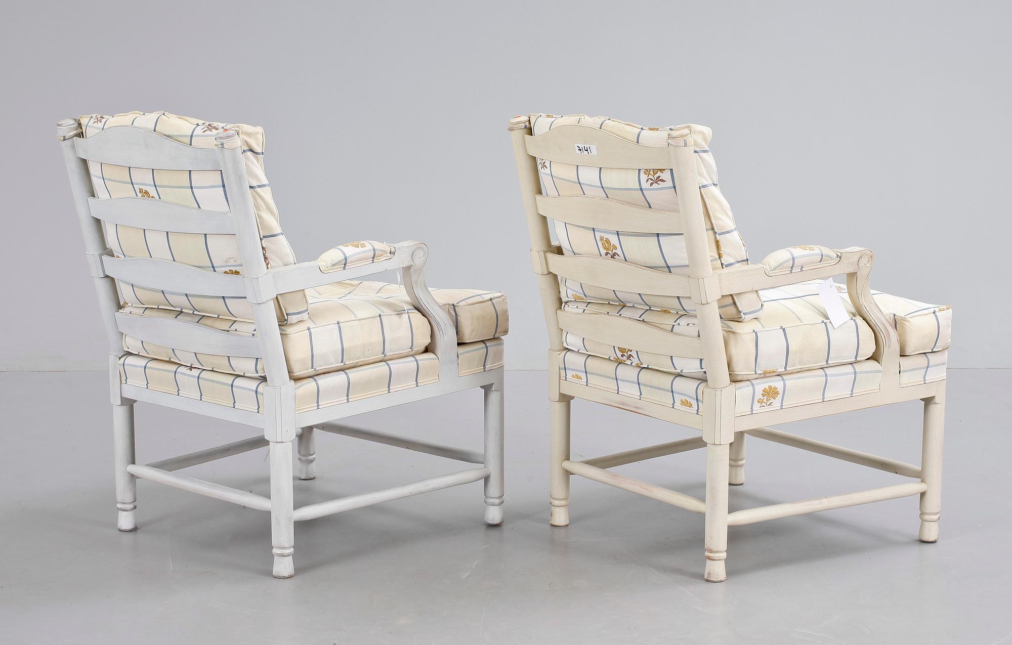 FÅTÖLJER, ett par. Gripsholmsmodellen, brickmärkta KA Roos, Helsingborg. Sent 1900-tal.