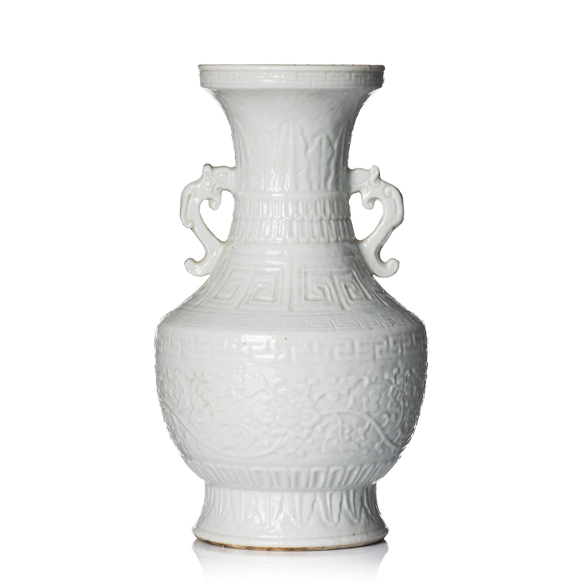 Vas, blanc de chine. Qingdynastin, 1700-/1800-tal.