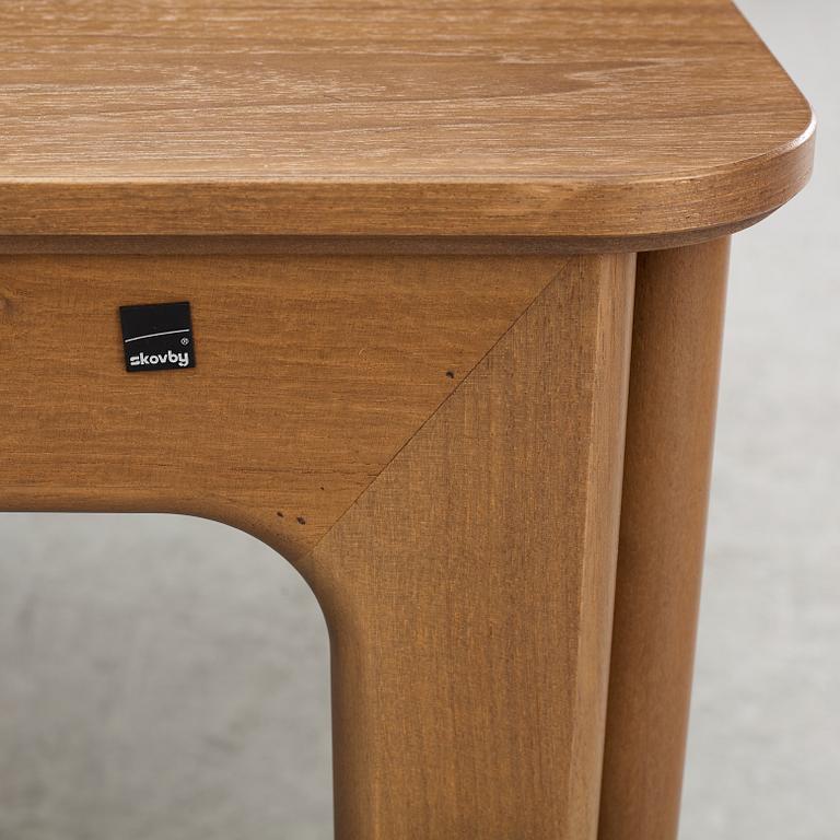 Dining table, Skovby Denmark, contemporary.