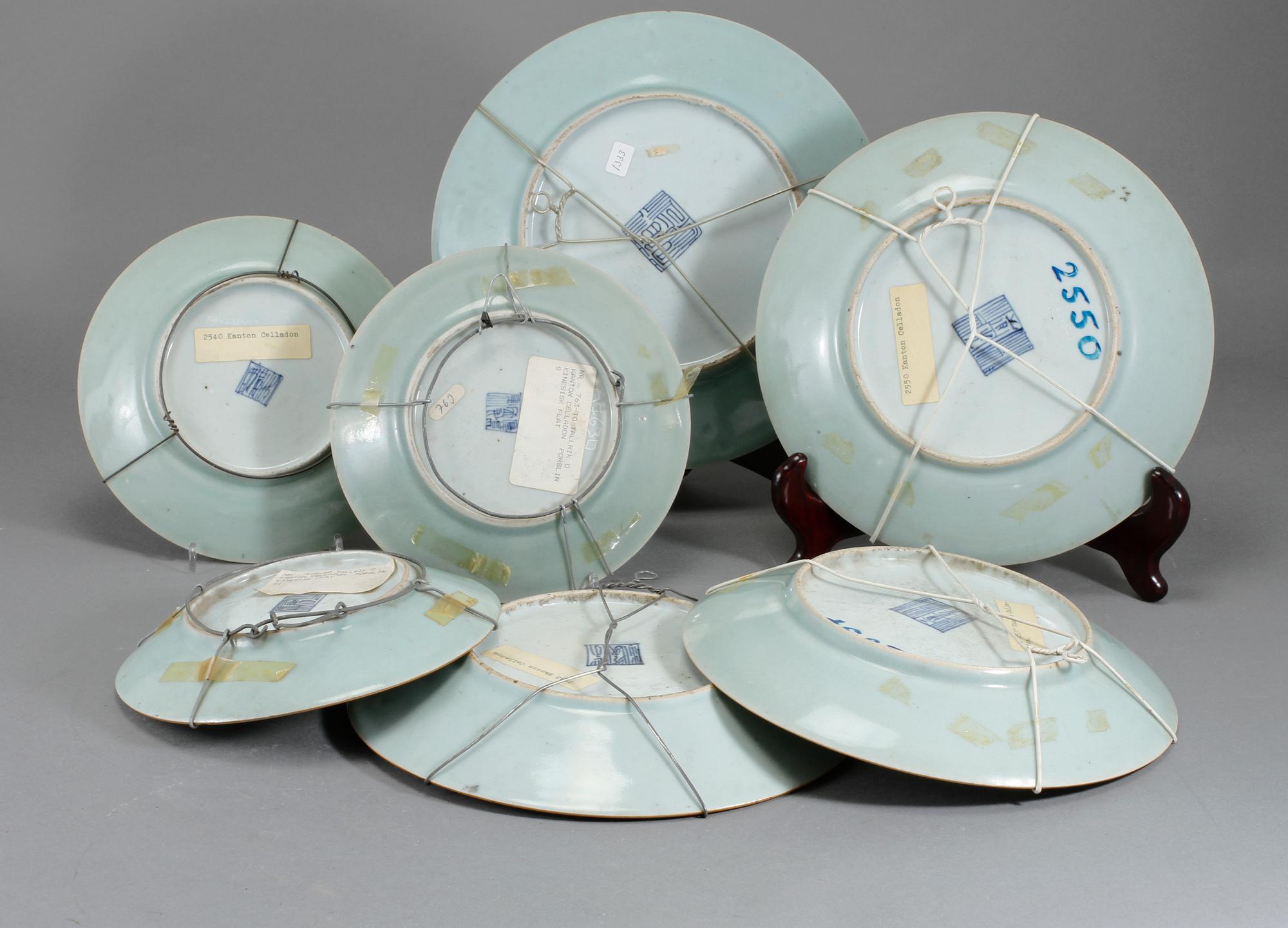 TALLRIKAR, 4 st, samt ASSIETTER, 3 st, porslin, Kina, 1800-tal.