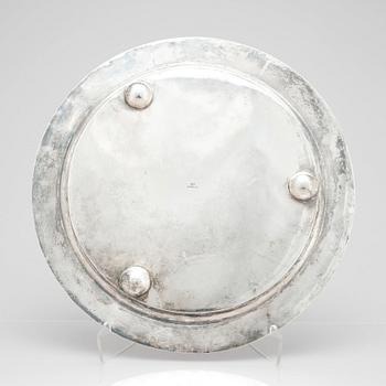 A Chinese silver tray, maker's mark of Hung Chong & Co, Shanghai (1830-1925).