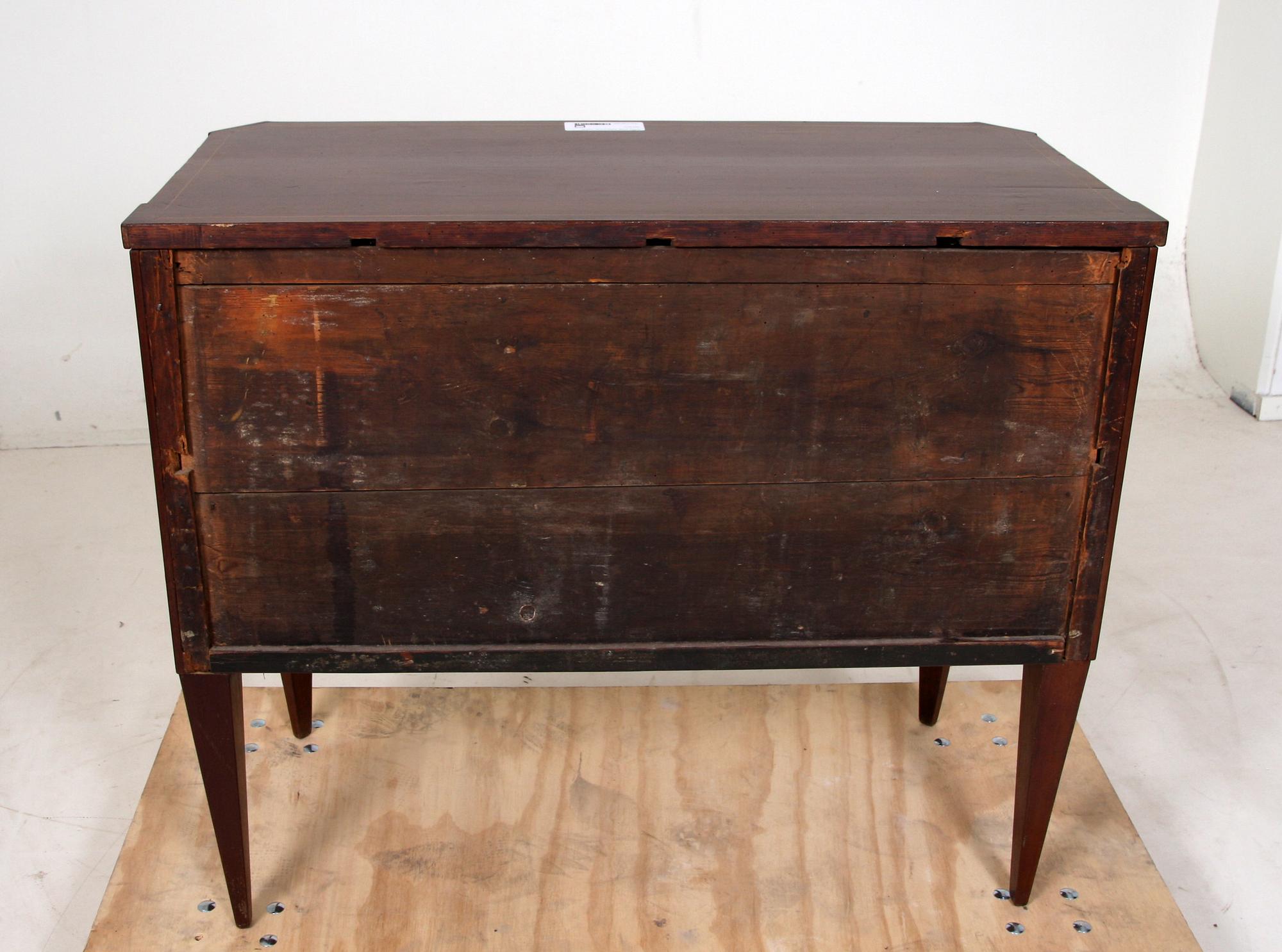 BYRÅ, gustaviansk stil, 1900-tal.