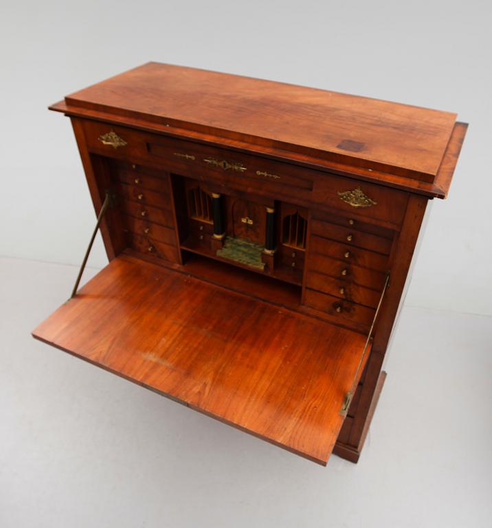 CHIFFONJÉ, empire, 1800-talets första hälft.