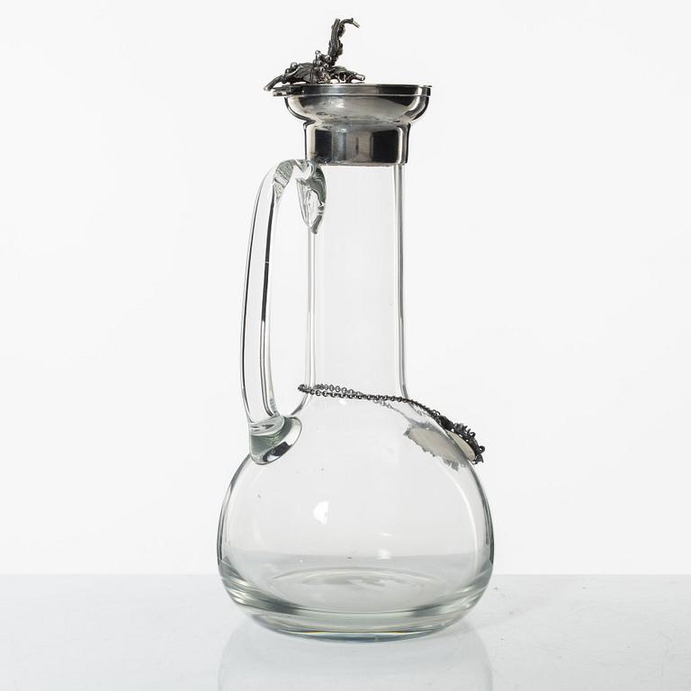 Karaff, glas med silverfattning, Otto Wollter, Schwäbisch Gmünd, Tyskland (firman aktiv 1875-1991).