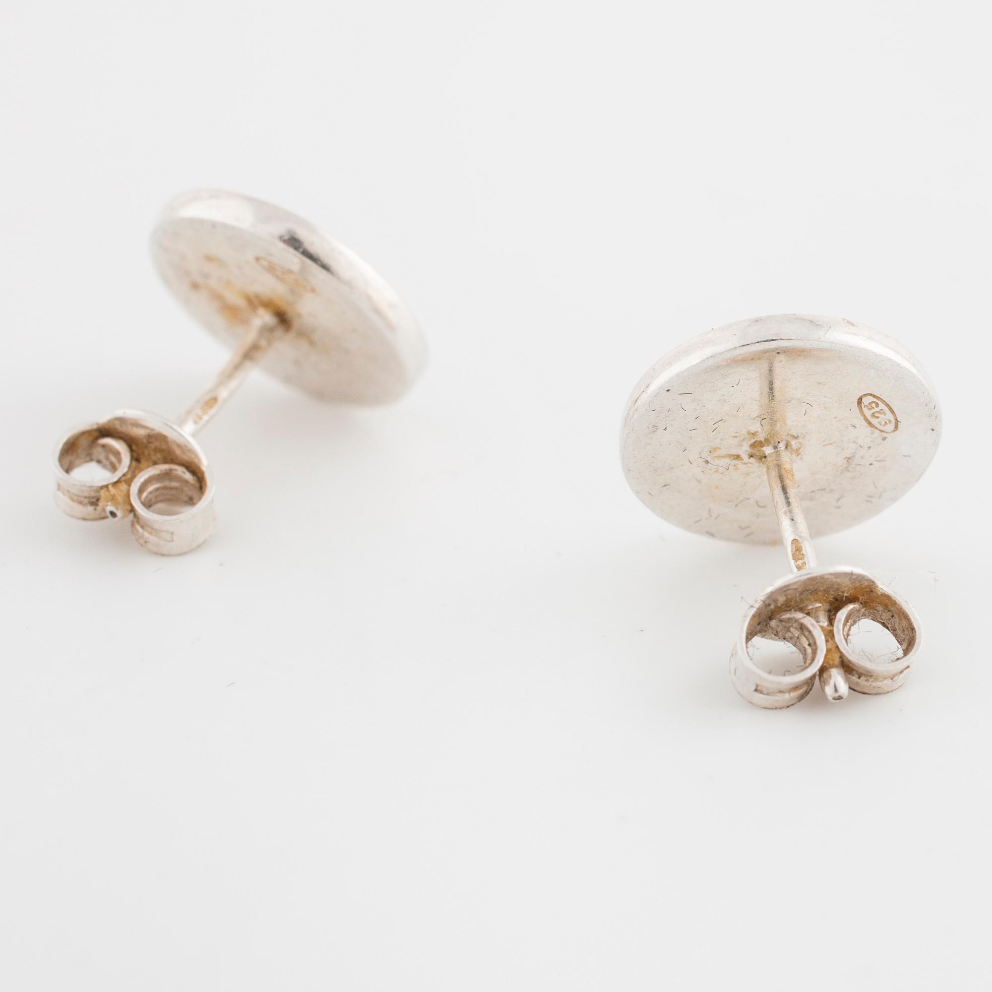 EFVA ATTLING, ARMRING "Twosome cuff" samt ÖRHÄNGEN "Dots ear".