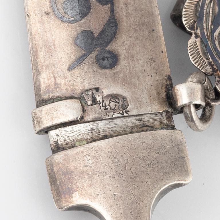 Skärp samt hänge, silver, omkring år 1900.