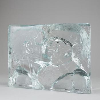 An Erik Höglund glass sculpture, signed, numbered 27/100 and dated 1980.