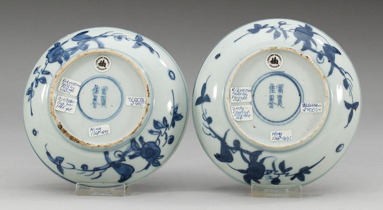 A pair of blue and white dishes, Ming dynasty (1368-1644).