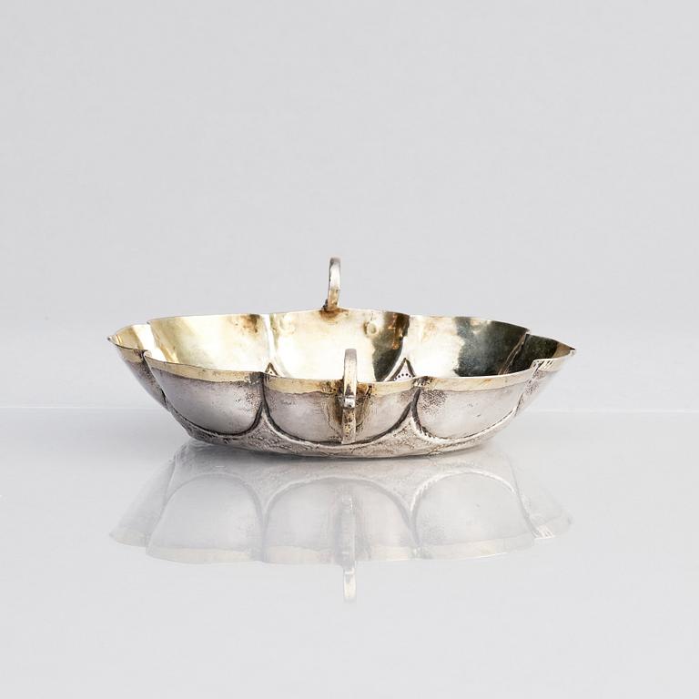 A small German parcel-gilt silver dish (possibly wine tasting bowl), Hans Jacob Bauer III, Augsburg 1689-1692.