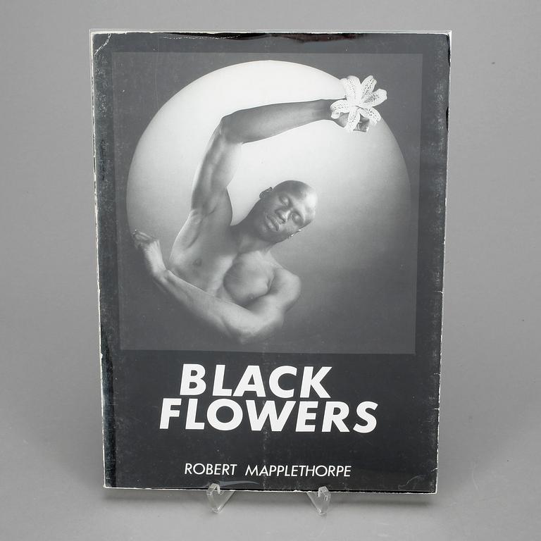 ROBERT MAPPLETHORPE, fotobok, "Black Flowers", signerad.