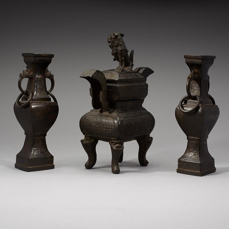 A three piece altar garniture, Ming dynasty (1368-1644).