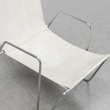 Verner Panton, a pair of 'Bachelor' lounge chairs.