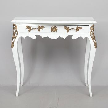 PÖYTÄ, rokokoo, 1700-luvun loppupuoli.