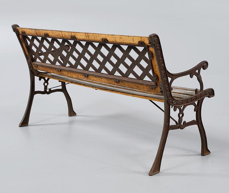 TRÄDGÅRDSBÄNK, 1900-talets andra hälft.