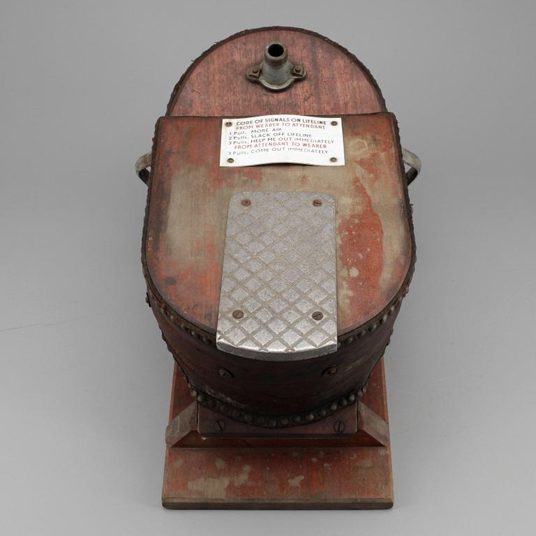 DYKARUTRUSTNING, 1900-talets första hälft.