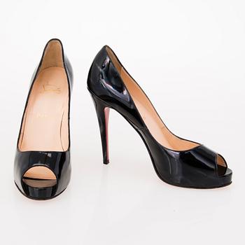 CHRISTIAN LOUBOUTIN, SKOR i storlek 40.