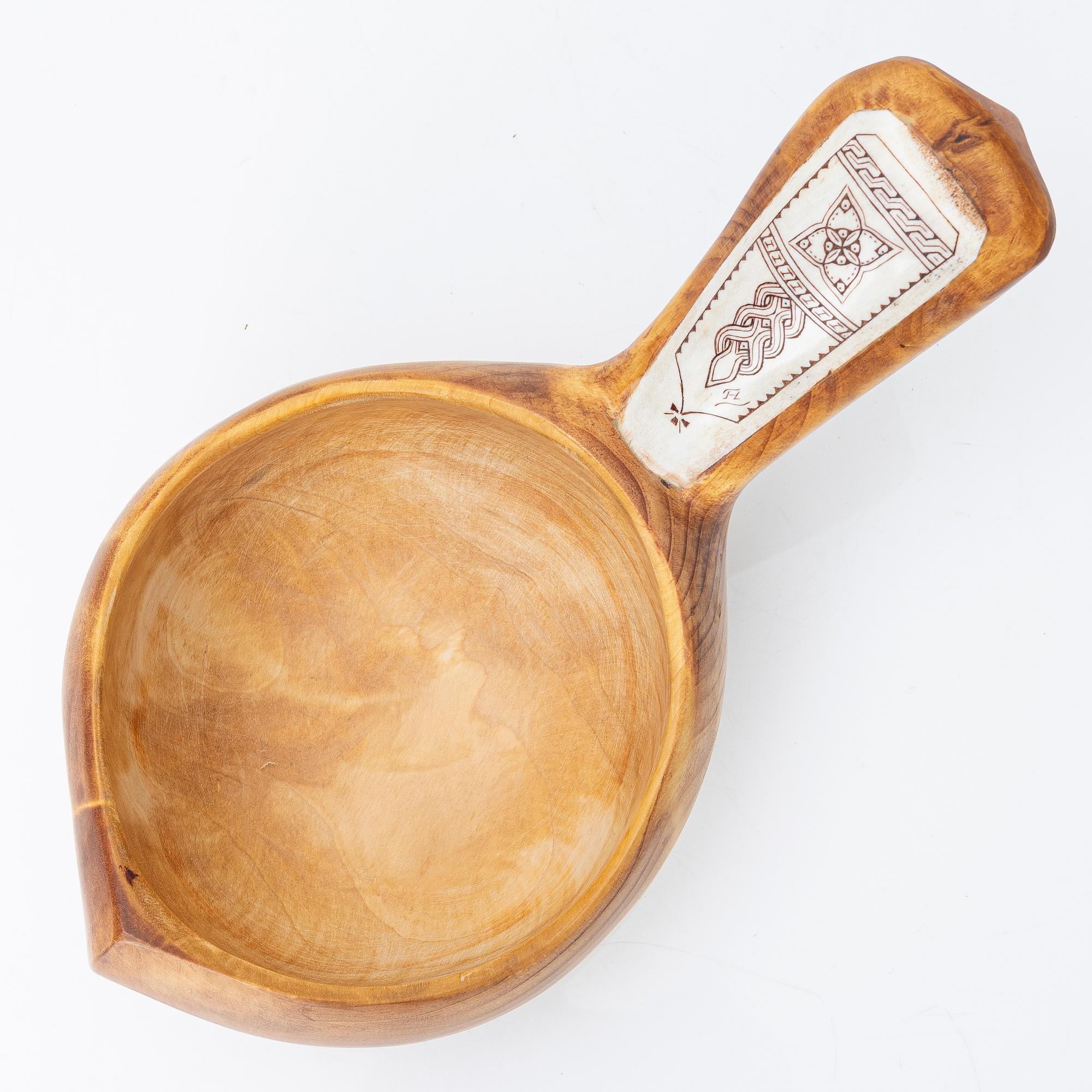 Tyko Harlald Lampa, cup, signed.