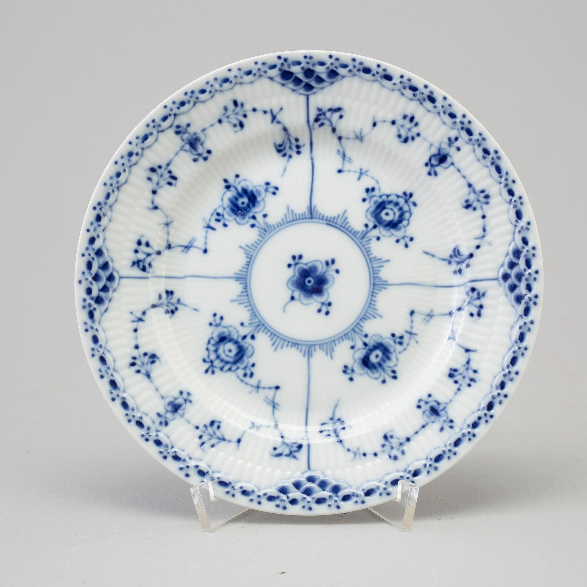 ROYAL COPENHAGEN, mat-, kaffe- och teservis, porslin, 44 delar, porslin, "Musselmalet", Danmark.