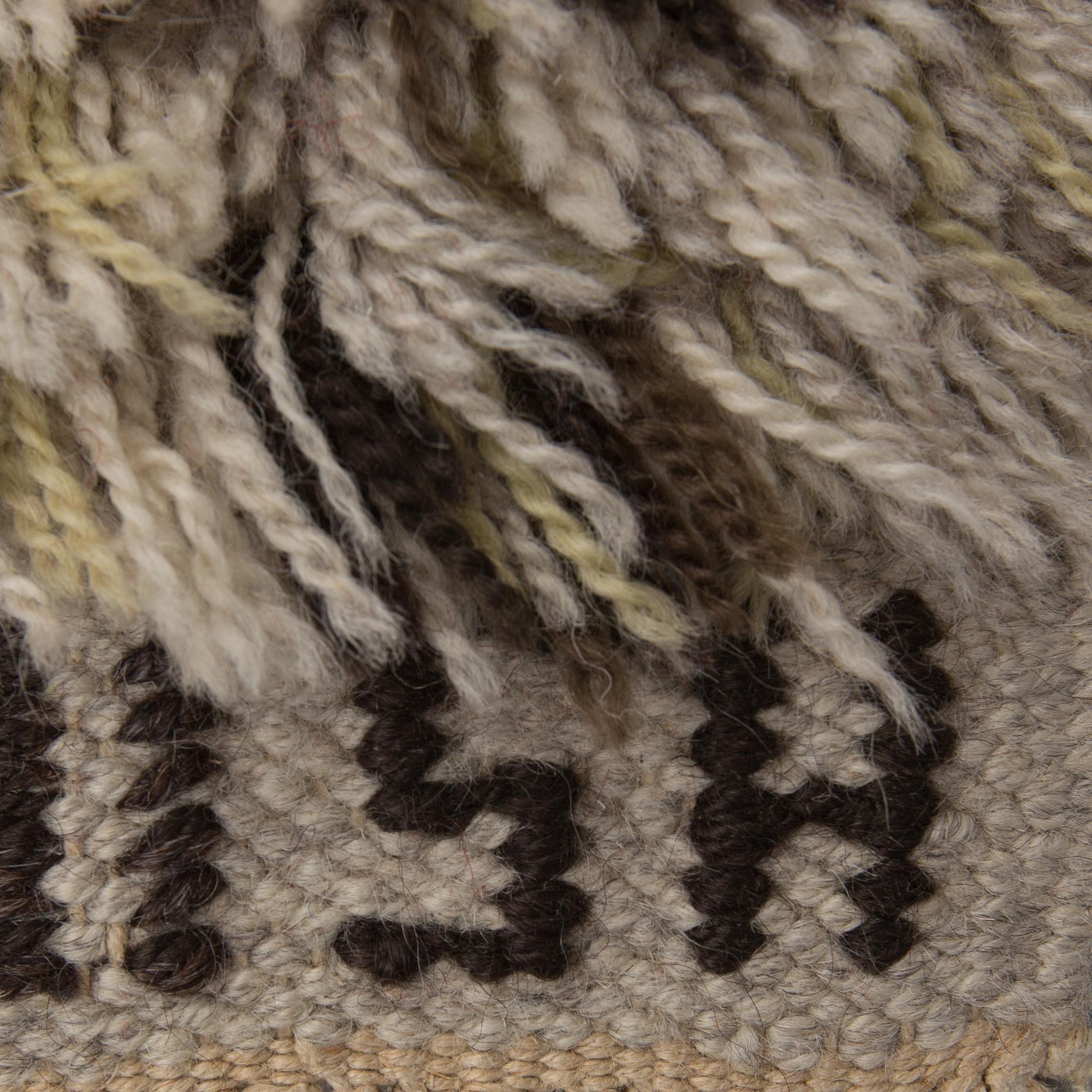 MATTA, rya, ca 228 x 148 cm, signerad SH, Sverige runt 1900-talets mitt.