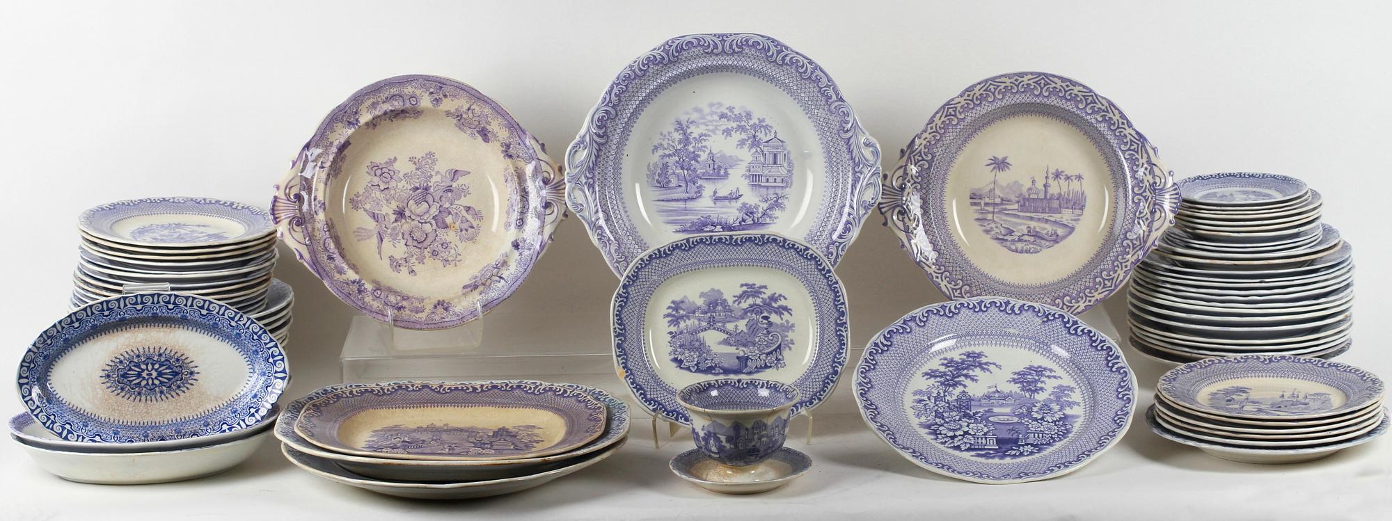 MATSERVIS, 70 delar. Flintgods, "Lila spets", Rörstrand.