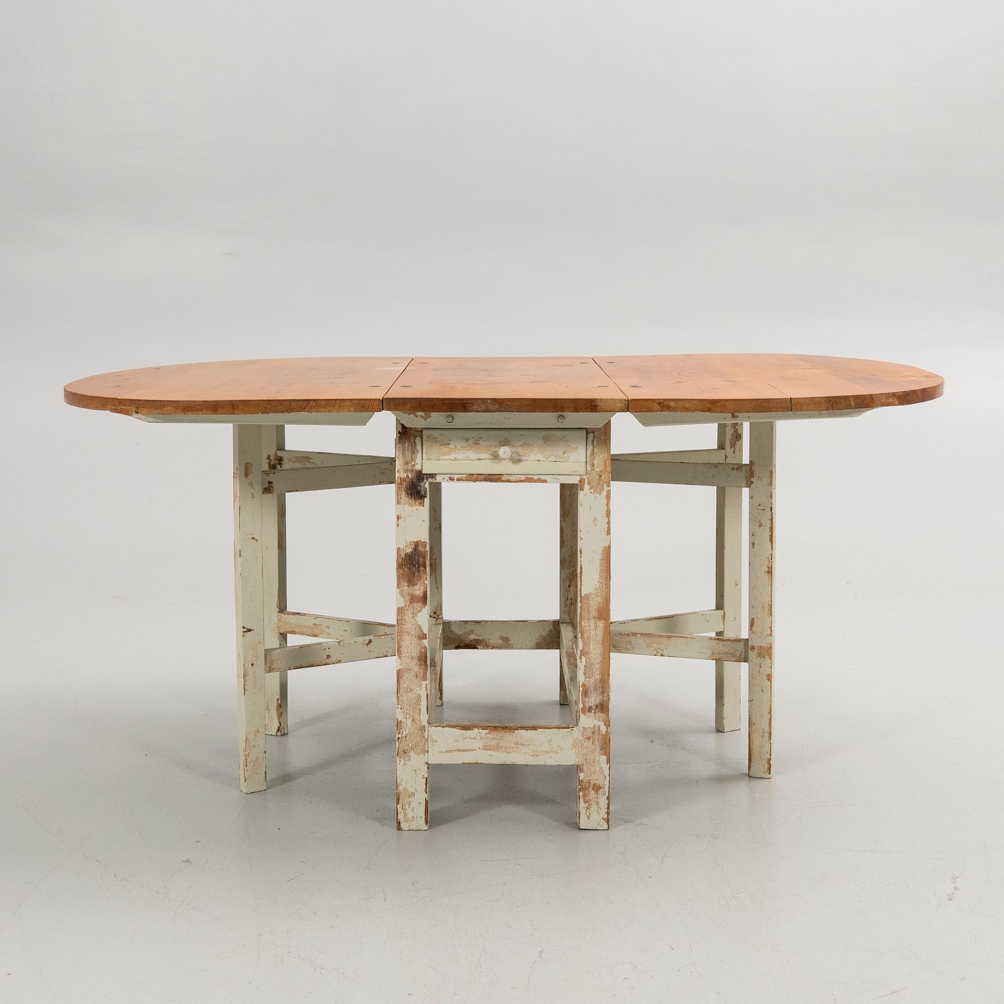 Drop-leaf table, 19th century.