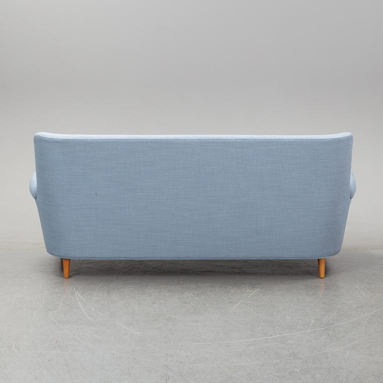 Carl Malmsten, a 'Hemmakväll' sofa, AB O.H. Sjögren 2014.
